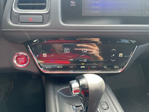 Used 2018 Honda HR-V EX image 17