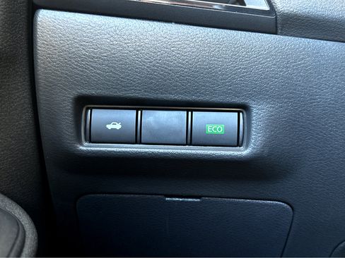 New 2026 Nissan Sentra SR w/ SR Premium Package FWD image 13