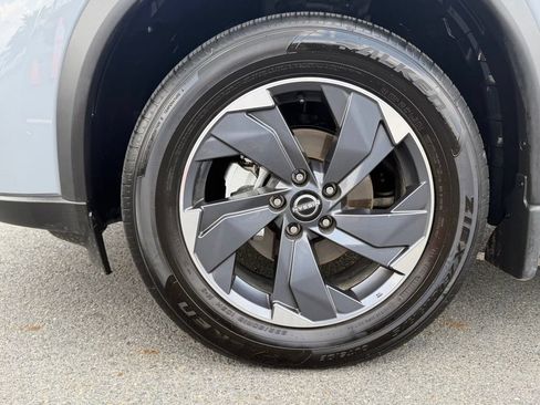 Used 2026 Nissan Rogue SV FWD image 11