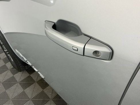 Used 2022 GMC Sierra 3500 SLE image 11