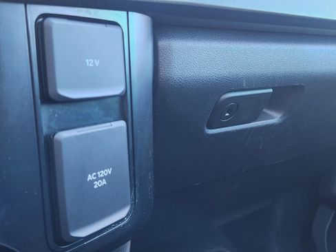 Certified 2023 Ford F350 Platinum w/ Tremor Off-Road Package image 29