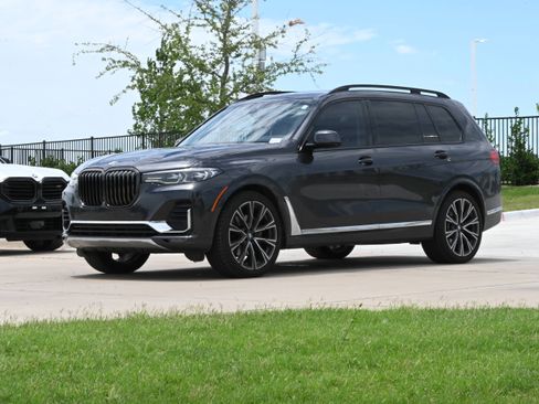 Used 2022 BMW X7 xDrive40i w/ Premium Package AWD/4WD image 5