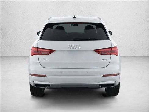 Used 2019 Audi Q3 2.0T Premium w/ Convenience Package image 6