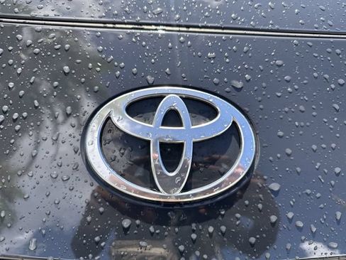 Used 2025 Toyota Camry LE FWD image 10