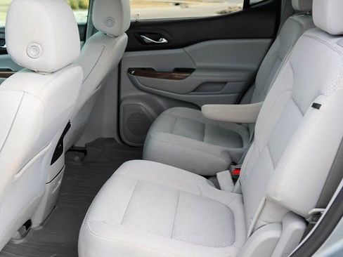 Used 2023 GMC Acadia SLE w/ Driver Convenience Package image 15