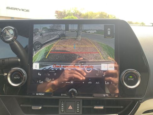 Used 2024 Lexus NX 250 FWD w/ Towing Package (2000 Lbs) image 25