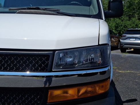 Used 2025 Chevrolet Express 2500 w/ Driver Convenience Package RWD image 10