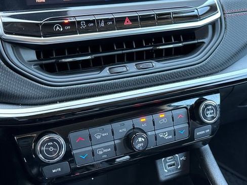 Used 2022 Jeep Compass Trailhawk w/ Trailhawk Elite Group AWD/4WD image 31