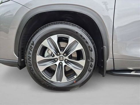 Certified 2026 Toyota Highlander XLE AWD/4WD image 26