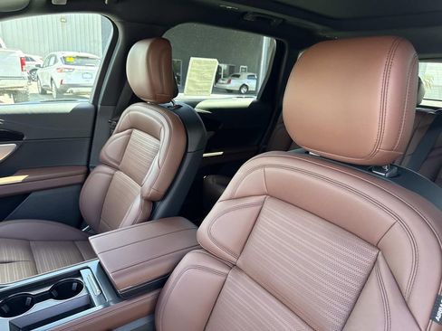 New 2026 Lincoln Nautilus Reserve image 21