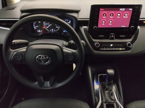 Used 2022 Toyota Corolla LE FWD image 22