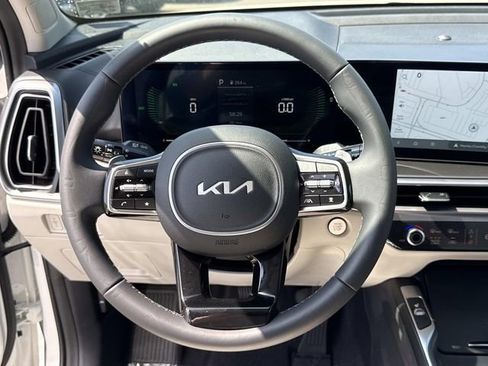 Used 2025 Kia Sorento EX w/ EX Panoramic Sunroof Package image 19
