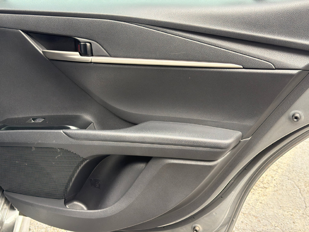 Used 2025 Toyota Camry SE FWD image 19
