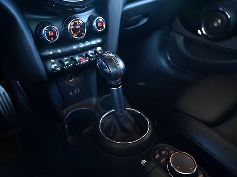 Used 2018 MINI Cooper S image 14