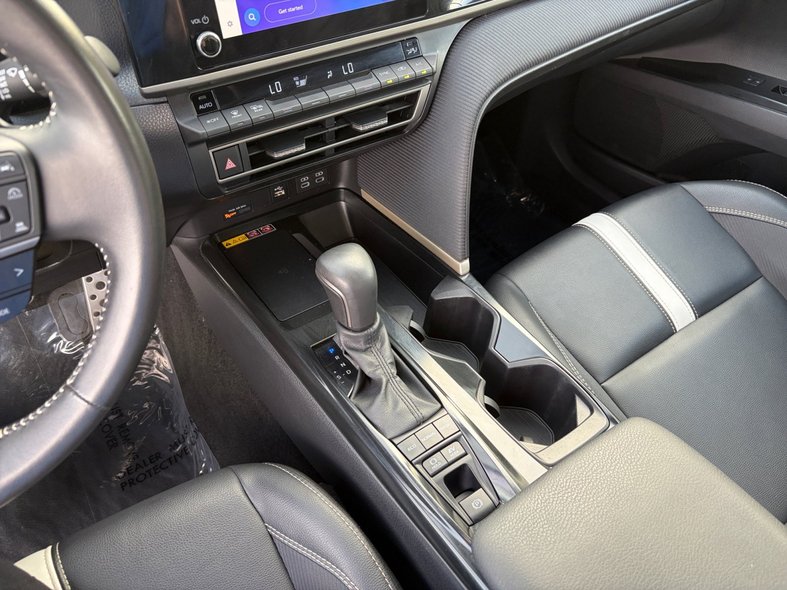 Used 2025 Toyota Camry SE FWD image 23