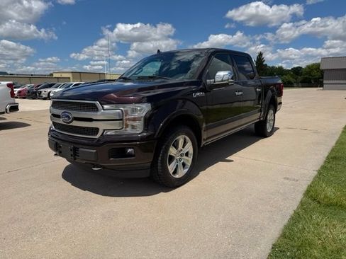 Used 2018 Ford F150 Platinum w/ Equipment Group 701A Luxury AWD/4WD image 3