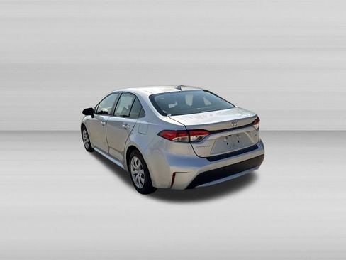 Used 2022 Toyota Corolla LE FWD image 8