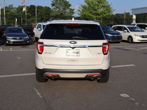 Used 2016 Ford Explorer Limited w/ Equipment Group 301A AWD/4WD image 21
