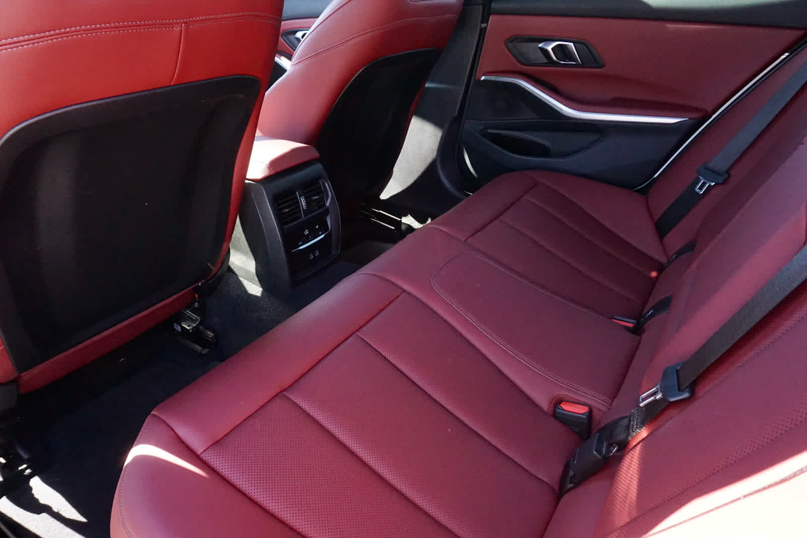 Used 2024 BMW 330i Sedan w/ Convenience Package RWD image 37