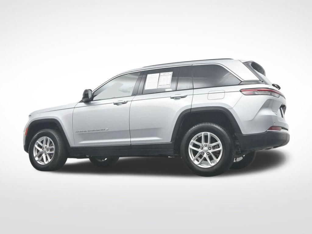 Used 2025 Jeep Grand Cherokee Laredo X AWD/4WD image 46