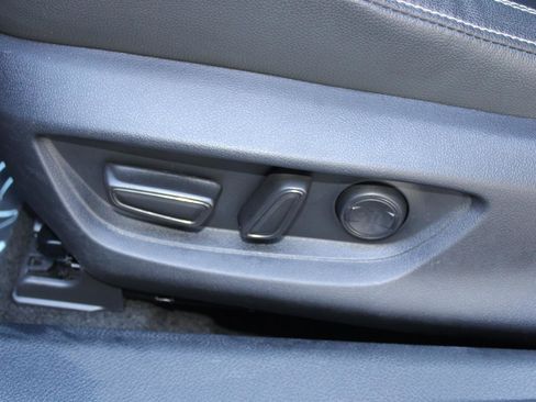 Used 2025 Toyota Camry SE image 31