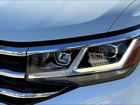 Used 2023 Volkswagen Atlas SE w/ Panoramic Sunroof Package FWD image 33
