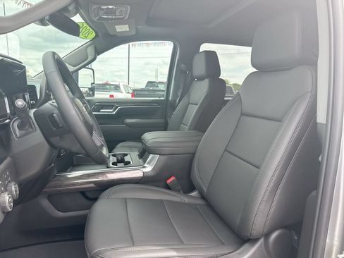 Used 2026 Chevrolet Silverado 2500 LTZ w/ LTZ Convenience Package AWD/4WD image 21