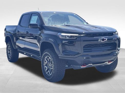 New 2026 Chevrolet Colorado ZR2 w/ Technology Package AWD/4WD image 2