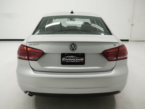 Used 2012 Volkswagen Passat 2.5 SE image 5