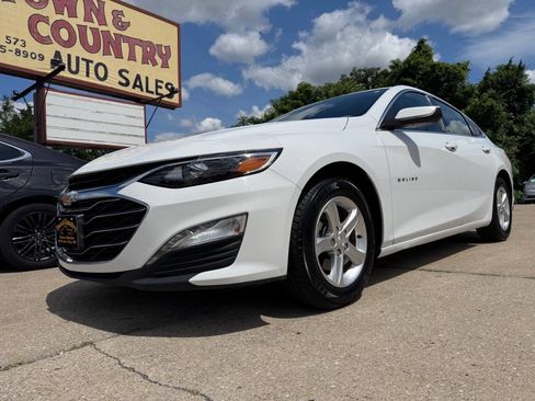 Used 2023 Chevrolet Malibu LT FWD image 1