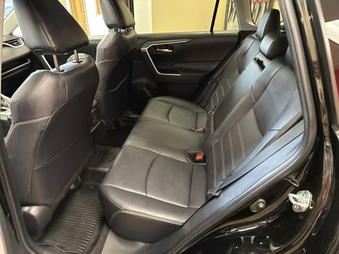 Used 2023 Toyota RAV4 XLE Premium image 25