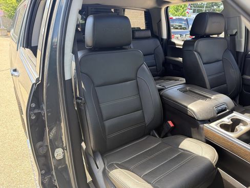 Used 2018 GMC Sierra 2500 Denali w/ Duramax Plus Package AWD/4WD image 25