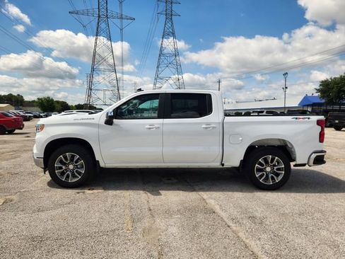 Used 2025 Chevrolet Silverado 1500 LT AWD/4WD image 4