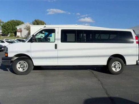 Used 2020 Chevrolet Express 3500 LT w/ LT Preferred Equipment Group image 5