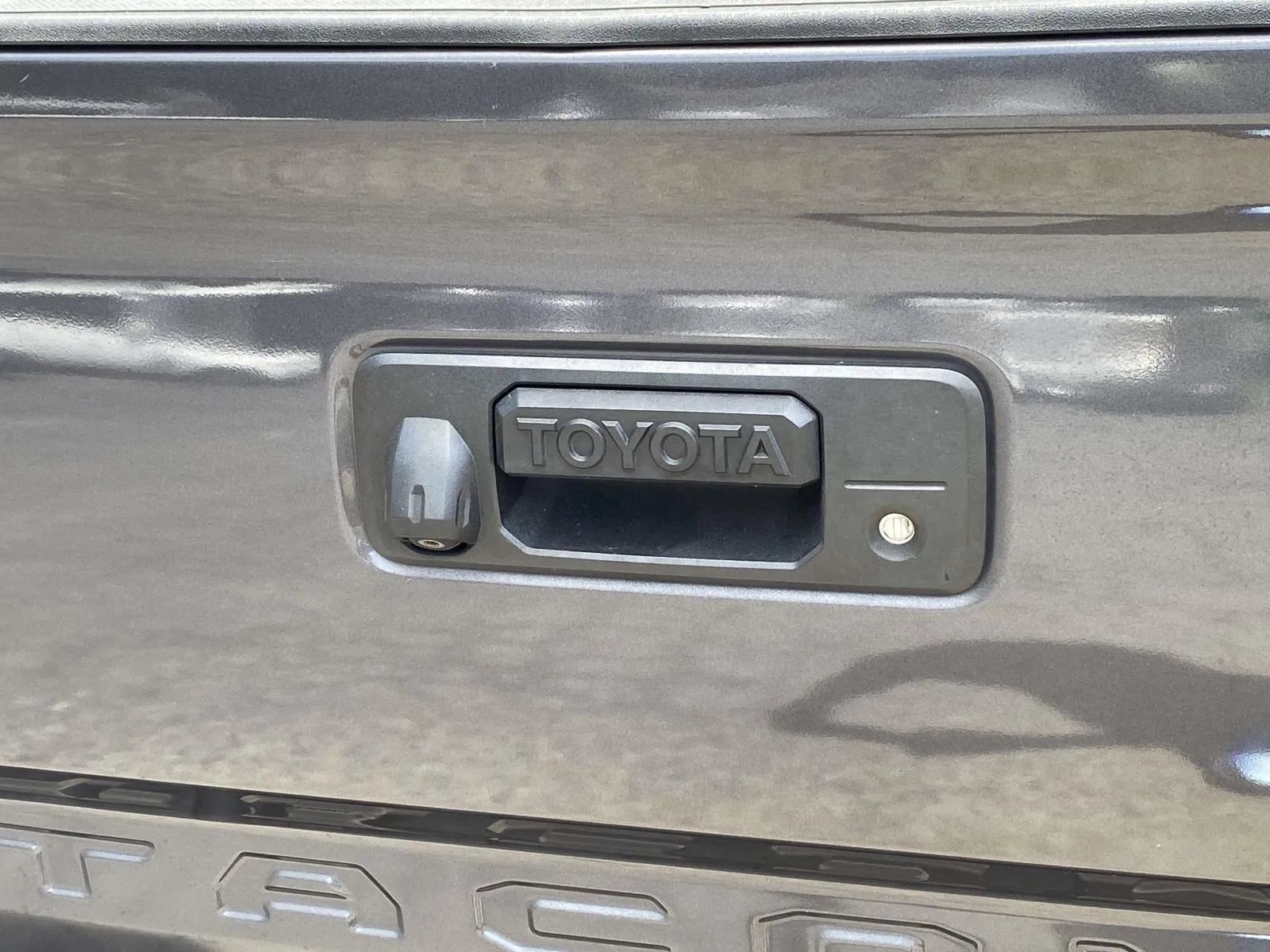 Used 2016 Toyota Tacoma SR5 w/ Towing Package RWD image 8