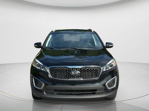 Used 2017 Kia Sorento LX w/ LX V6 Convenience Package FWD image 2