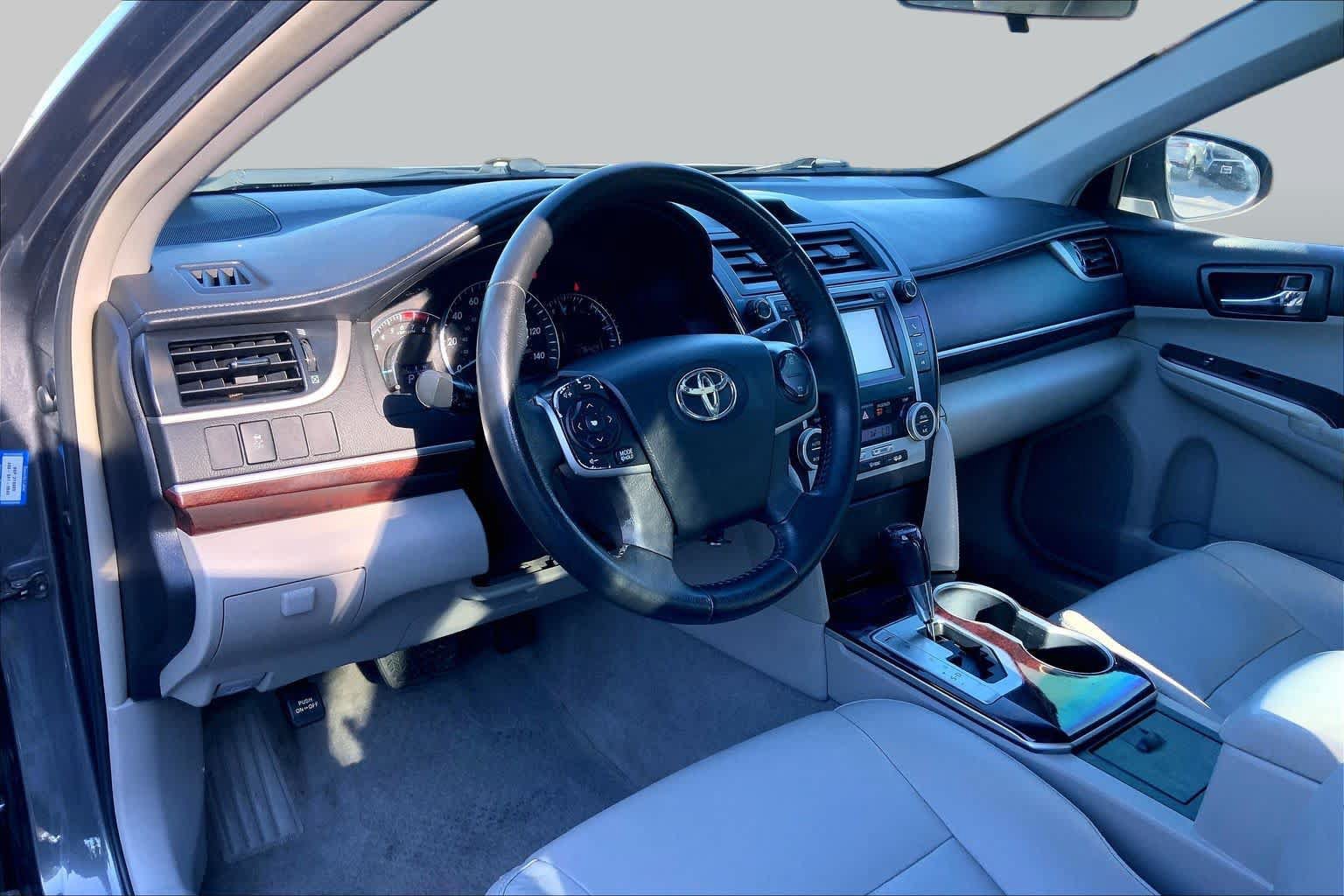 Used 2012 Toyota Camry XLE FWD image 16