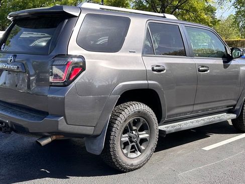 Used 2017 Toyota 4Runner SR5 image 7