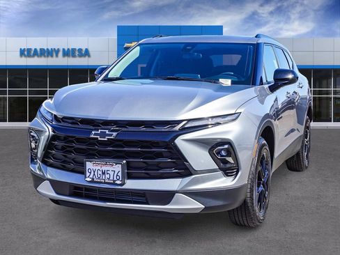 Used 2026 Chevrolet Blazer LT w/ Midnight/Sport Edition FWD image 3