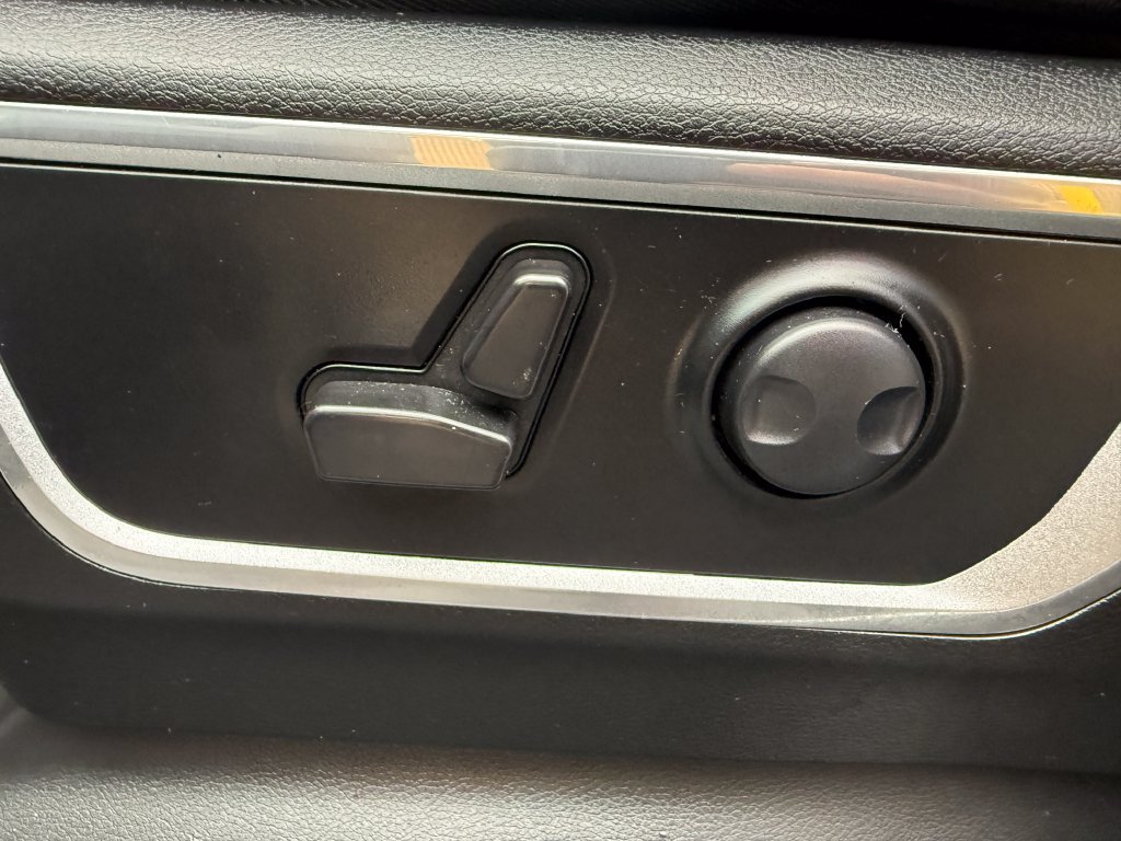 Used 2023 RAM 1500 Laramie AWD/4WD image 22