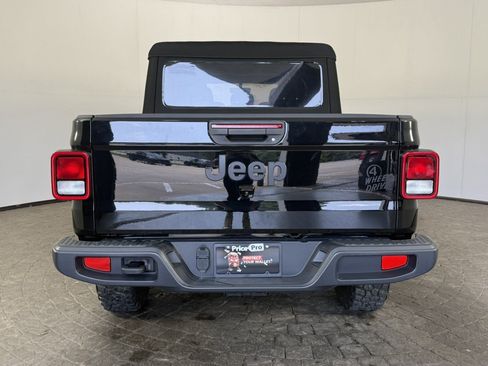 Used 2023 Jeep Gladiator Sport AWD/4WD image 11