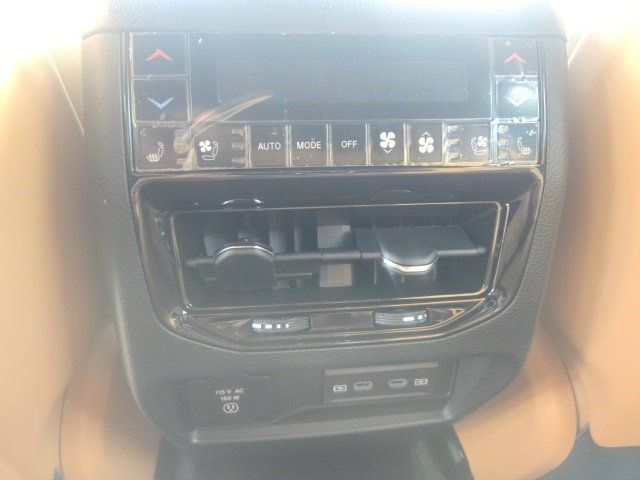 New 2027 Jeep Grand Cherokee Summit w/ MOPAR Finishing Package AWD/4WD image 19