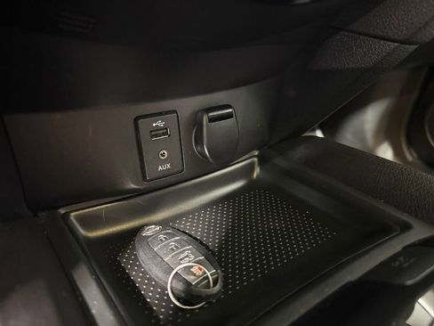 Used 2015 Nissan Rogue SL image 42