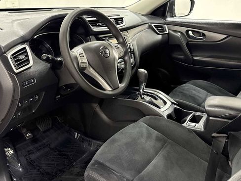 Used 2016 Nissan Rogue SV w/ SV Premium Package image 12