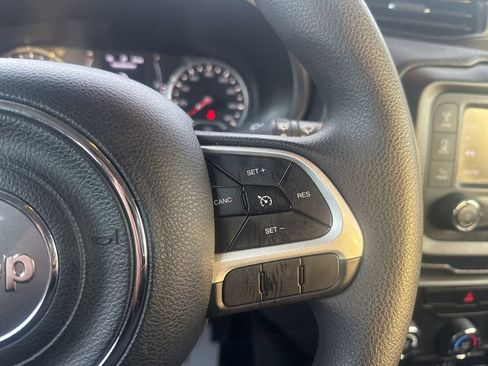 Used 2020 Jeep Renegade Sport image 18