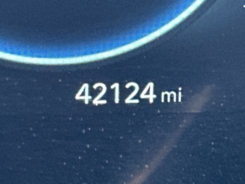 Used 2024 Hyundai Elantra Limited image 27