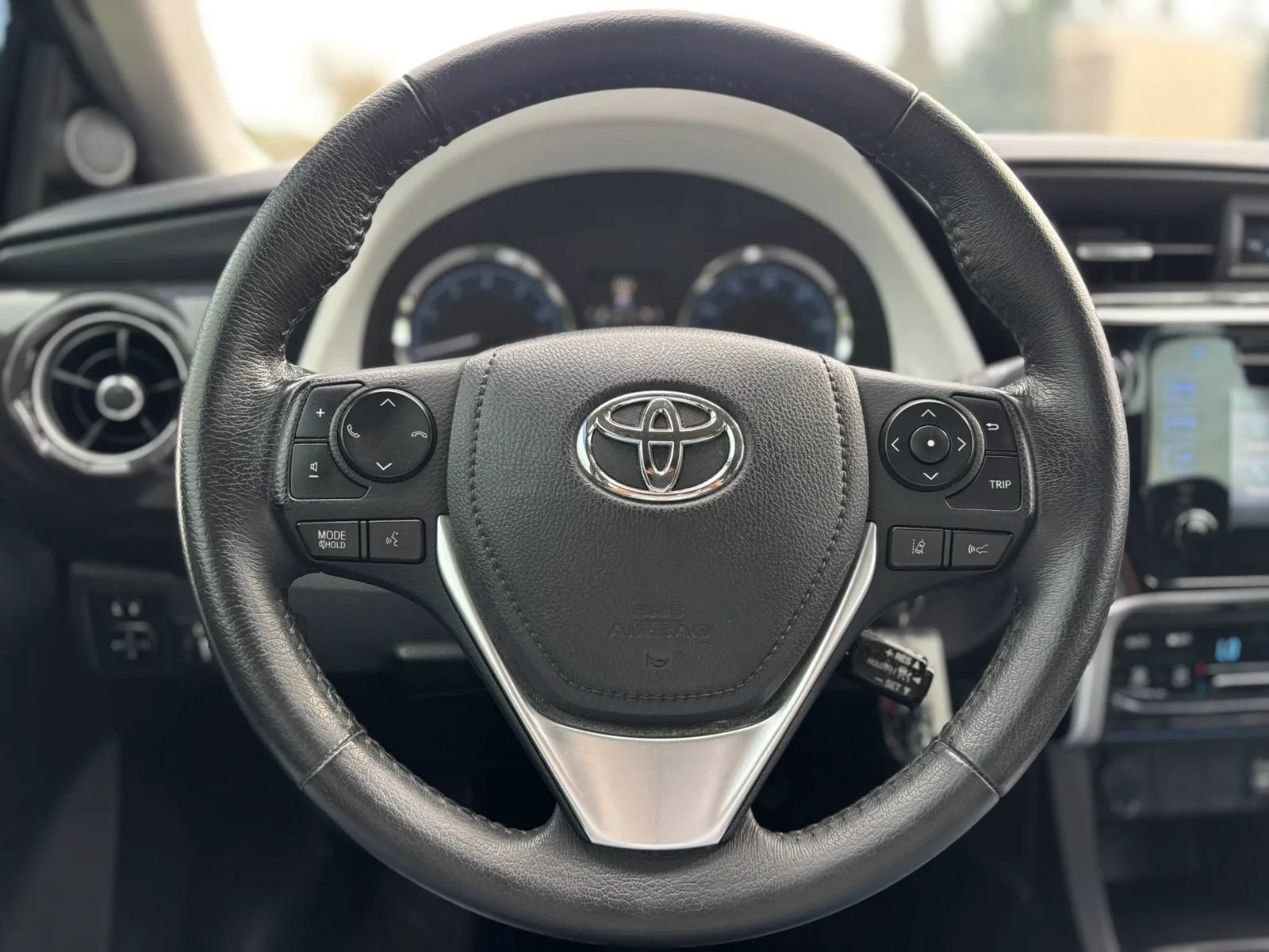 Used 2017 Toyota Corolla SE w/ Carpet Mat Package (TMS) FWD image 20