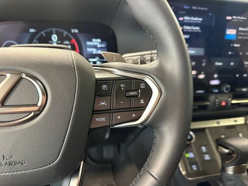 Used 2026 Lexus GX 550 w/ Accessory Package (2T) AWD/4WD image 18