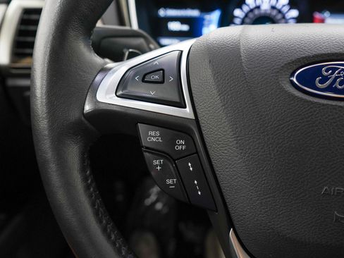 Used 2016 Ford Fusion SE w/ Equipment Group 202A FWD image 19