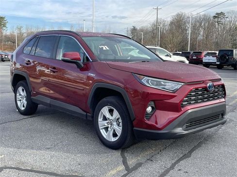 Used 2021 Toyota RAV4 XLE w/ XLE Grade Weather Package image 7